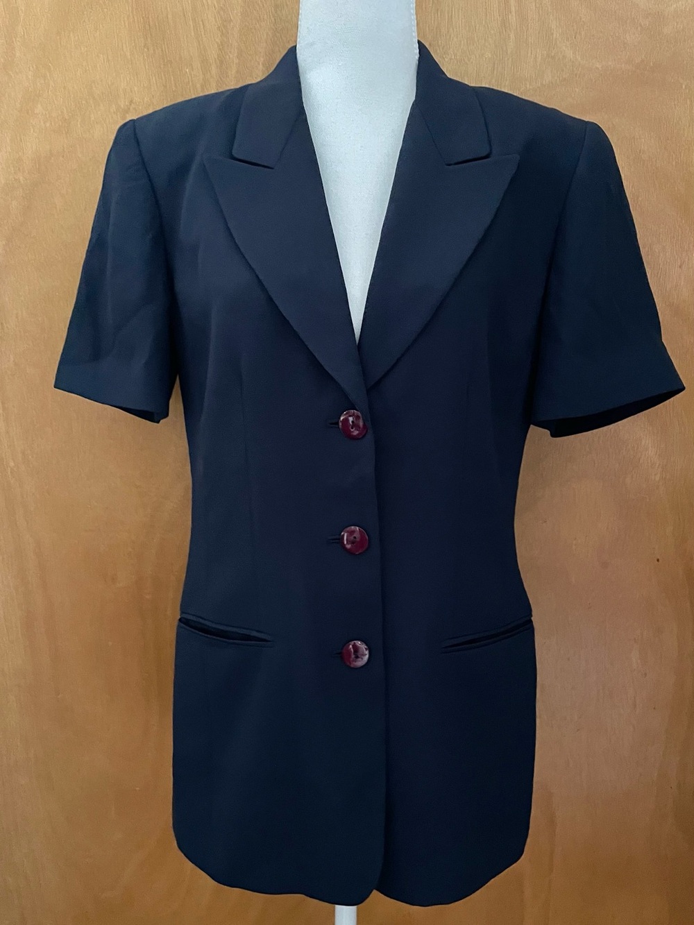 Liz Claiborne Short-Sleeve Navy Blue Blazer. Size 4. Nice!